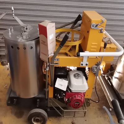 Macchina di marcatura stradale termoplastica con serbatoio di vernice da 120 litri