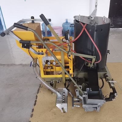 Macchine per la marcatura delle linee stradali termoplastiche a batteria