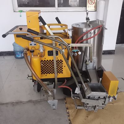Macchina di ripiegamento di pavimenti termoplastici 3-5 mm rigonfiamento regolabile per la marcatura di linee convesse